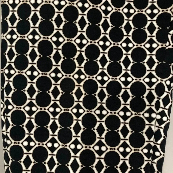 Lord & Taylor Mid Rise  Ponte Skinny Ankle Pant - Picture 2 of 6